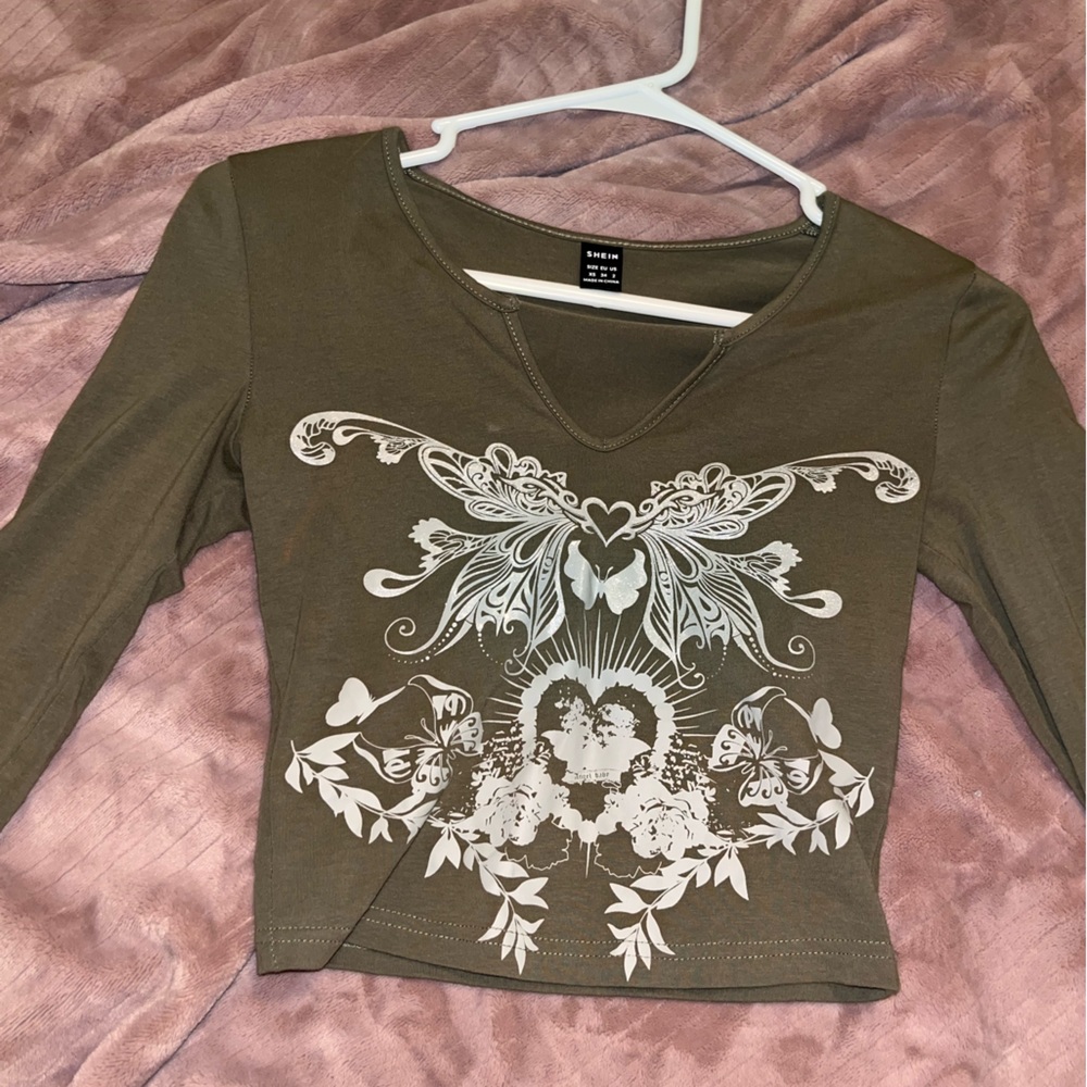 green crop top